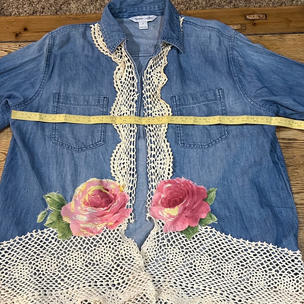 Denim shirt with Lace and Floral Accents box 7 - Picture 6 of 8